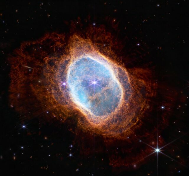 Image of dying star in vivid color